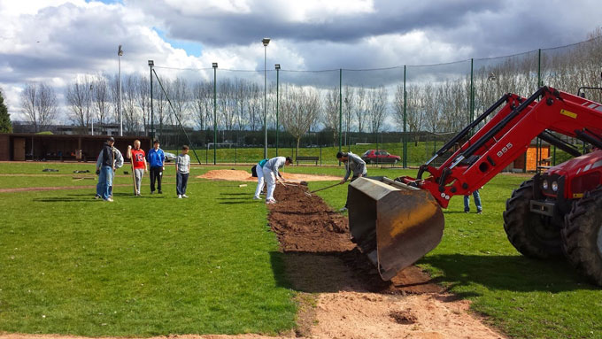 Entretien du terrain de baseball